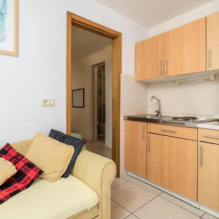 Front In With Kitchen * Punta Križa