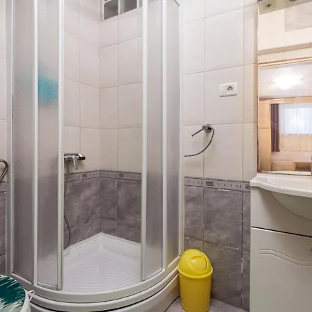Apartamento 1 Bedroom Lovely In
